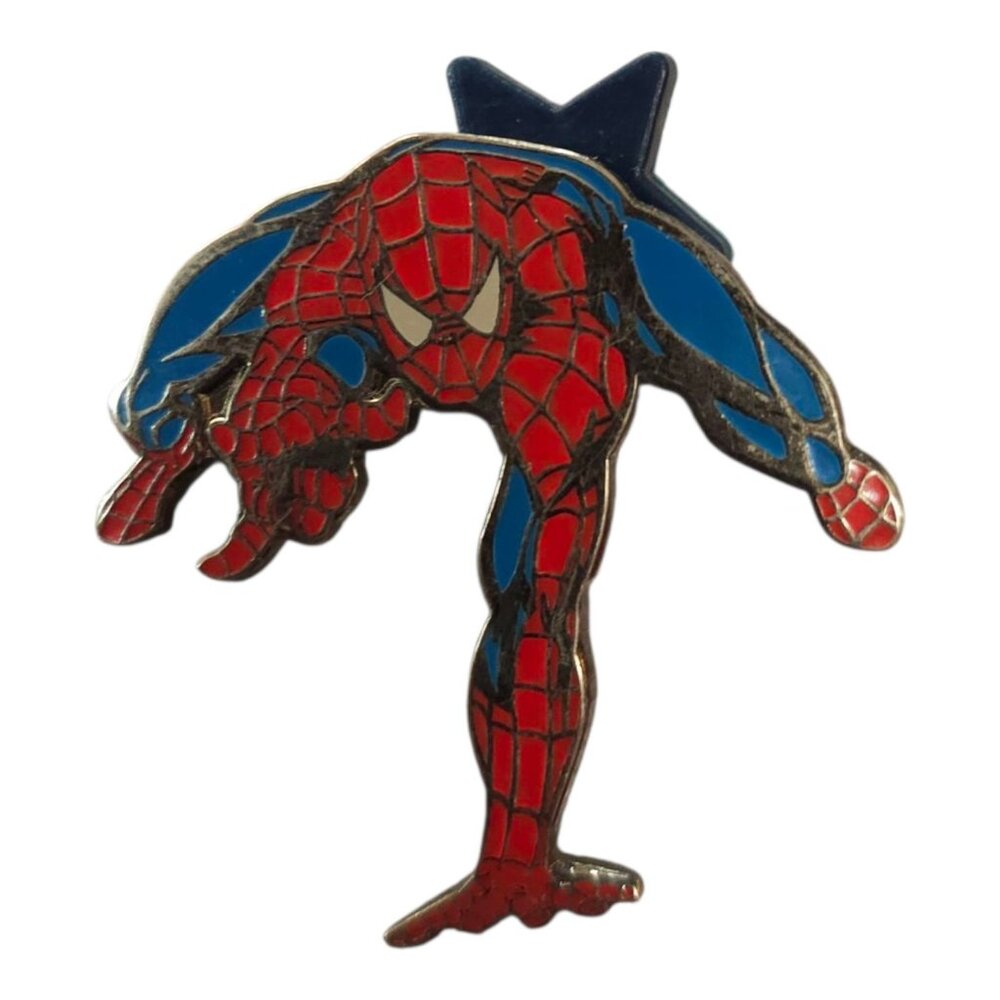 Universal Studios Marvel 2007 The Amazing Spider-Man Crawl Enamel Pin Pinback